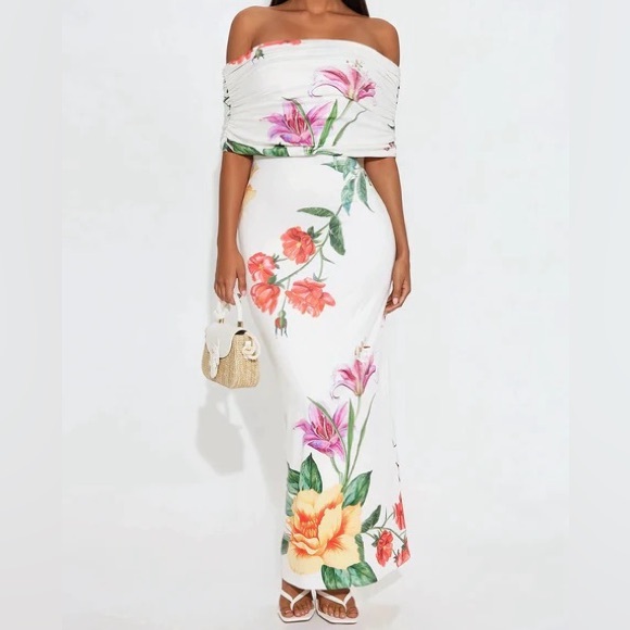 Fashion Nova Dresses & Skirts - Paradise Floral Maxi Dress – Off White/Combo (XS)